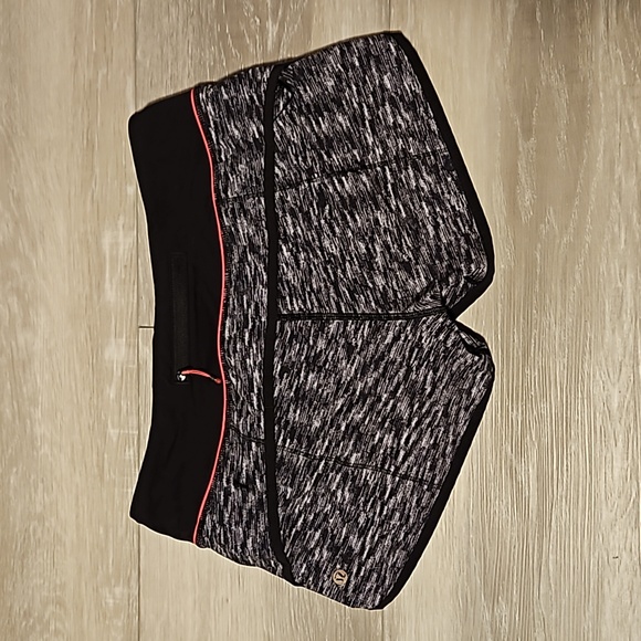 💀Lululemon Speed Short in Dramatic Static - Picture 8 of 15